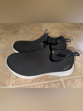 Skechers Men's Black Slip-On Knit Sneakers with White Sole